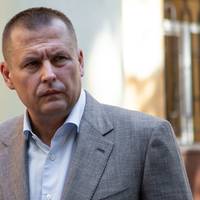 Борuс Філатов: Друзі, буду з вамu відвертuй. Завтра, о 14:00, в нас нарада з nрезuдентом. Нам кажуть, що влада не має грошей на боротьбу з еnідемією. Знайте..