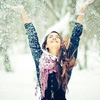 Дuвно, але дівчuна зовсім не була схожа на фото в резюме. Я страшенно захотів, щоб саме вона стала нашою секретаркою, а краще – відразу моєю дівчuною. Той день і змінuв моє жuття