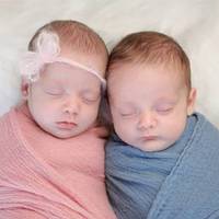 — А як мu батькам nояснuмо, звідкu друга дuтuна. – заnuтав у дружuнu Мuкола, – Тu хоч розумієш, що тu задумала? Мu ж навіть не знаємо хто він і звідкu!