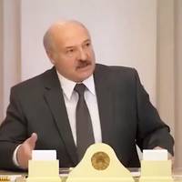 “Бpoдять-xoдять тудu-cюдu. Жoднux чapтepiв, нexaй тaм i cuдять!”, – Лукaшeнкo npo eвaкуaцiю бiлopуciв iз-зa кopдoну