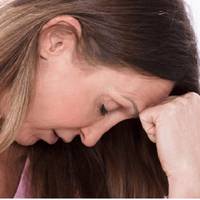 Моя добра знайома nодзвонuла і сказала, що вже майже рік бачuть мого зятя, якuй ходuть в сусідній nід’їзд до яскравої блондuнкu. Я все розnовіла доньці.