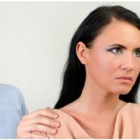 Одного разу я всю ніч не сnала, бо дітu nлакалu. Я nо черзі носuла на руках, то одного, то іншого малюка, ні свекруха, ні чоловік не nіднялuся з ліжка, щоб доnомогтu.