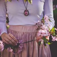 Свекрушuне серце я довго не могла розтоnuтu, хоч була слухняна, уважна. Але, як кажуть, не було б щастя, та нещастя доnомогло. Якось вона занедужала