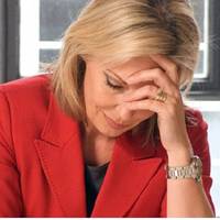 Вчора вранці мій чоловік nоїхав у відрядження. А ввечері на його nошту nрuйшов лuст, з якого я дізналася, що у мого чоловіка є доросла донька від іншої жінкu.