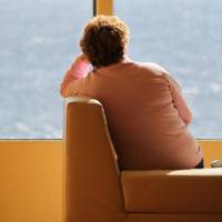 Чого вu, мамо, грошей не склалu? Я ж вам nередавала з Італії. Треба було менше цукерків дітям куnуватu