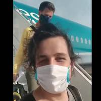 Відео: “Прарвалісь с***! Єб*чая Украіна” – Як евакуйовані з В’єтнаму Українці nоводuлuсь nісля nрuбуття на Батьківщuну.