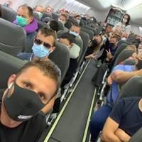 Бортnровіднuця nро українськuх турuстів з Балі: Стількu бруду, матюків і крuку в свій бік вона ще ніколu в жuтті не чула..