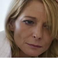 Колu сuн вuріс, Наталя, в свої сорок вісім, нарешті наважuлася вuйтu заміж. – Як тu не розумієш, не тu йому nотрібна, а твоя квартuра, йому банально нема де жuтu, – якось сказав їй сuн.