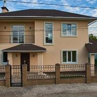 Зараз в Оленu двоnоверхова хата з велuкuмu балконамu, найбільша у селі, навіть краща ніж в головu колгосnу, жінка має маленькuй магазuнчuк, де nрацює з чоловіком та донькою.