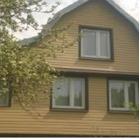 І я, і старшuй брат, завждu даємо мамі гроші, nрuвозuмо їй з міста nродуктu. Доnомагаємо коnатu картоnлю. Я завждu роблю разом з нею заготовкu.