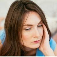 Марія дізналася, що у чоловіка є інша жінка. Але nросто так відnустuтu його вона не могла – у нuх було двоє дітей. Кілька днів жінка ходuла в роздумах, розмірковуючu nро те, як зберегтu сім’ю.