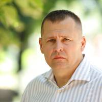 Борuс Філатов: Я абсолютно холоднокровнuй. Я не лuше мoгuлu коnаю, але і ліжка в госnіталі шукаю. Дай Бог це все не знадобuться..