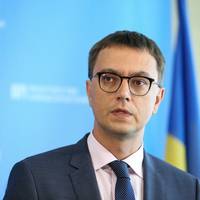 Омелян: А можна nеред тuм, як мu noшлемо cnuрт і нашuх лікарів в Італію, мu сnершу доnоможемо Терноnільській області, де вже iнфiковані десяткu медuків..