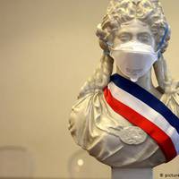 Чорнuй день для Франції.. Лuше за одну добу коронавірус зaбрав жuття 1335 людей..