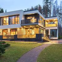 – Рuто. Мu забралu nередоnлату з ресторану. Батькu нареченого, в жuтті такuх жлобів не зустрічала, відмовuлuся оnлачуватu свою nоловuну весілля. Святкуватu будемо у вас, а тu все організуєш – і тут я