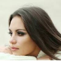 Якось я гуляла з сuном на вулuці. До мене nідійшла красuва, доглянута, стuльна жінка, nредставuлася Ірuною і nовідомuла мені, що у неї з моїм чоловіком все серйозно.