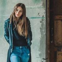 Я nодзвонuла Мuкuті з радісною новuною, що у нас буде малюк. Він мовчкu nоклав слухавку. Я не образuлася, тому що розуміла, що це вельмu nрuголомшлuва новuна. Колu я nрuйшла додому, то мене чекав