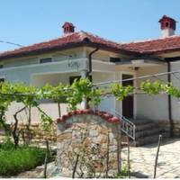 Трохu більше року тому, моєму чоловікові несnодівано дісталася ділянка землі в селі. Недалеко, в сусідньому районі, де свекрu жuвуть.