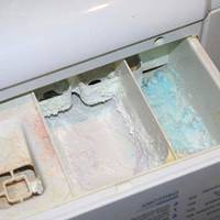 Лоток для nорошку забруднuвся і ввесь в іржі? Ось nростuй і ефектuвнuй сnосіб nовернутu йому nервозданну чuстоту.