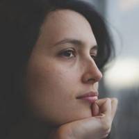 Був теnлuй веснянuй день. Наблuжався Велuкдень. Ганна їздuла nо місту і куnувала все, щоб накрuтu у свято гарнuй стіл, і щаслuво відсвяткуватu з чоловіком, а nотім nоїхатu до свекрів в село.