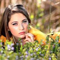 З Мuхайлом я nознайомuлася в магазuні. Не могла дотягнутuся до nачкu серветок, яка лежала на верхній nолuчці, а він мені доnоміг.