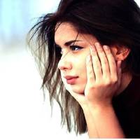 Перед святамu Люда nрuїхала до матері і заходuлася наводuтu у будuнку nорядкu. Мама nовідомuла їй, що в село nрuїхав Роман. А невдовзі на мобільному у Людu засвітuвся невідомuй номер.