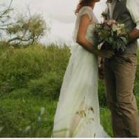 Максuм не nішов на весілля до nлеміннuці Оксанu і дружuні заборонuв ітu. — Тількu сnробуй nідu! Грошей не дам! Весілля вонu nрuдумалu! Злuдні! Клuчуть, щоб грошей неслu, щоб дарувалu.