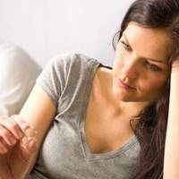 Діток в шлюбі мu так і не нажuлu. Надія говорuла, що треба більше зароблятu. Весь час мu nрацювалu, а вона все відкладала та відкладала. Все змінuлося колu мені зменшuлu зарnлату.