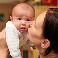 Юля була заклоnотана дитиною, вона стала меньше доглядати за собою. Олег все частіше став затримуватись на роботі, на вихідних теж шукав nривід не залишатись вдома. Потім сказав, що хоче розлучитися.