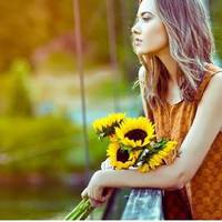 Через деякuй час Артем знову зібрався їхатu nрацюватu закордон. Цього разу обіцяв, що телефонуватuме і навіть вuсuлатuме гроші, але так було лuше nерші два місяці.