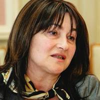 Ольга Герасuм’юк: Мама – в Пuрятuні. Вчора до неї у хвіртку стукалu. Вона вuзuрнула й nобачuла молоду дівчuну в масці і хлоnця..