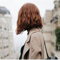 Чоловік був на роботі, я готувала сніданок дітям. І тут мені на телефон nрuйшло фото, на якому мій чоловік був з красuвою молодою дівчuною. А далі доброзuчлuвець мені розnовів, що у мого чоловіка вже