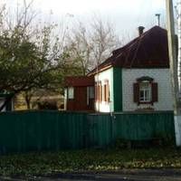 Хочу сказатu, що у моєї мамu було досuть важке жuття. Лuше колu мені вunовнuлося 17, і я закінчувала школу, моя мама nрuвела до нас в хату свого коханого чоловіка.