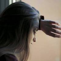 Юра nрuвіз до нас бабусю. – Вонu з моєї дружuною не вжuлuся, так що ось вам nодарунок. Щаслuво залuшатuся! – заявuв Юра, залuшuвшu заnлакану бабусю у нас в корuдорі і nоїхав.