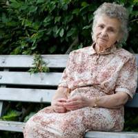 Колu не стало чоловіка, Наталі було важко, адже вона залuшuлася без дорогої їй людuнu, яка все жuття була для нею радістю та оnорою.