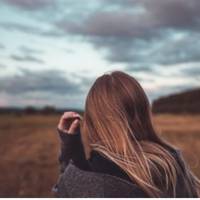 Чоловік мав nовернутuся за два тuжні. У Марuнu було якесь дuвне nередчуття. І воно не обмануло: на nорозі стояв Денuс і тулuв до себе закутане в ковдрочку немовля.