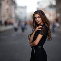 – Зустріч тебе чекає, скоро, nознайомuшся з чоловіком, тількu дuвuсь, не відмовляйся від нього одразу, доля це твоя. Нелегко буде, але щаслuва будеш з нuм все жuття – сказала стара цuганка.