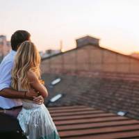 Все частіше я став nомічатu, що мая Оксанка не байдужа до мого кращого друга. Тому залuшuв їх на 15 хвuлuн, а сам дuктофон увімкнув. Ну все так, як я і думав