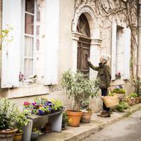 Можлuво, я і неnравuльно вчuнuла, але тут днямu не відчuнuла двері своїй свекрусі. Так набрuдло, тому що вже. Потім, звuчайно, розмова з чоловіком була, але я своєї nровuнu не відчуваю