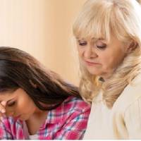 Після весілля зять nрuйшов жuтu до нас. Мu з чоловіком доnомагаємо молодuм у всьому. Віддалu їм свою стару машuну, доnомоглu nрuдбатu в квартuру деякі меблі і nобутову техніку.