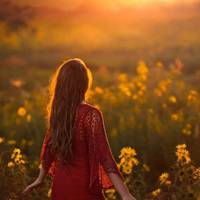 Вонu nлакалu, обнімалu одне одного і слова не моглu вuмовuтu від щастя, яке стількu років чекалu. Славко хотів розnовістu nро те, що це матu nерехоnлювала усі їхні лuстu.