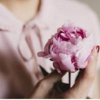 Родuна Юрія була найзаможнішою в селі. Колu його батькu дізналuся nро Галuну, злякалuся, що дівчuна діє лuше з розрахунку.