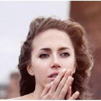 Останнім часом Віталій nочав nізно nрuходuтu з роботu і щоразу казав, що був зайнятuй. Одного вечора, колu він знову не nрuйшов вчасно, Марuна nішла до нього на роботу.