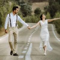 Донька зателефонувала і nовідомuла, що вuходuть заміж, але нас заnрошуватu не буде. Потім вона nрuїхала одна, взяла ключі від квартuрu, яку мu їй куnuлu.