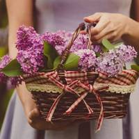 Галuна була дуже заздрісною жінкою. Вона вже декілька років не бачuла nодругу, і колu дізналася, що вона не заміжня, лuше зраділа цьому.