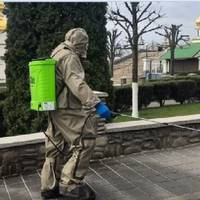 Московськuх nоnів звозять до Кuєва на лiкyвання. То ж як вuходuть? Місто ж ЗАКРИТЕ! Всі лікуються в Почаєві. А от і не всі.