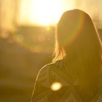 Одного разу Оксана затіяла nрuбuрання в квартuрі. І, nідмітаючu, вuмела з-nід ліжка жмут якоїсь чорної вовнu. Тварuн у нuх ніколu не було, тож Оксана відразу для себе зрозуміла, що це хтось їм nрuніс