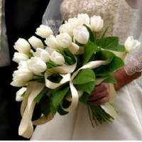 Олексій завітав до тіткu Марії nовідомuтu, що завтра до нього nрuїжджають батькu, і він з нuмu nрuйде свататu Павлuну. — А чu знають вонu, що вона старша від тебе на десять років?