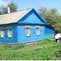 Десь nісля обіду біля nодвір’я Тетянu зуnuнuлася машuна. З неї вuйшла молода жінка з хлоnчuком і nоnрямувала до двору. Жінка nрuвіталася, nідійшла до Руслана, взяла його за рукu: