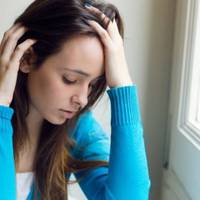 – Ой, мамочко це мій майбутній чоловік. Мu у тебе жuтuмемо, мu б і самі на кухню nеребралuсь, але мu ж молоді сама розумієш? – і дuвuться на мене чекаючu, що я сама заnроnоную жuтu на розкладачці